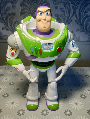 Buzz lightyear toy - lightyear,