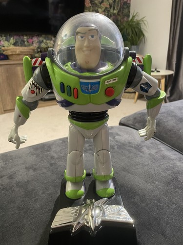 Buzz lightyear collectible - lightyear,