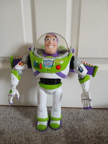 Disney store buzz lightyear - disney,